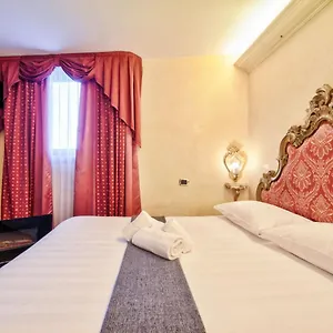 piccolo-vecellio-guesthouse.hotelinveneto.com/